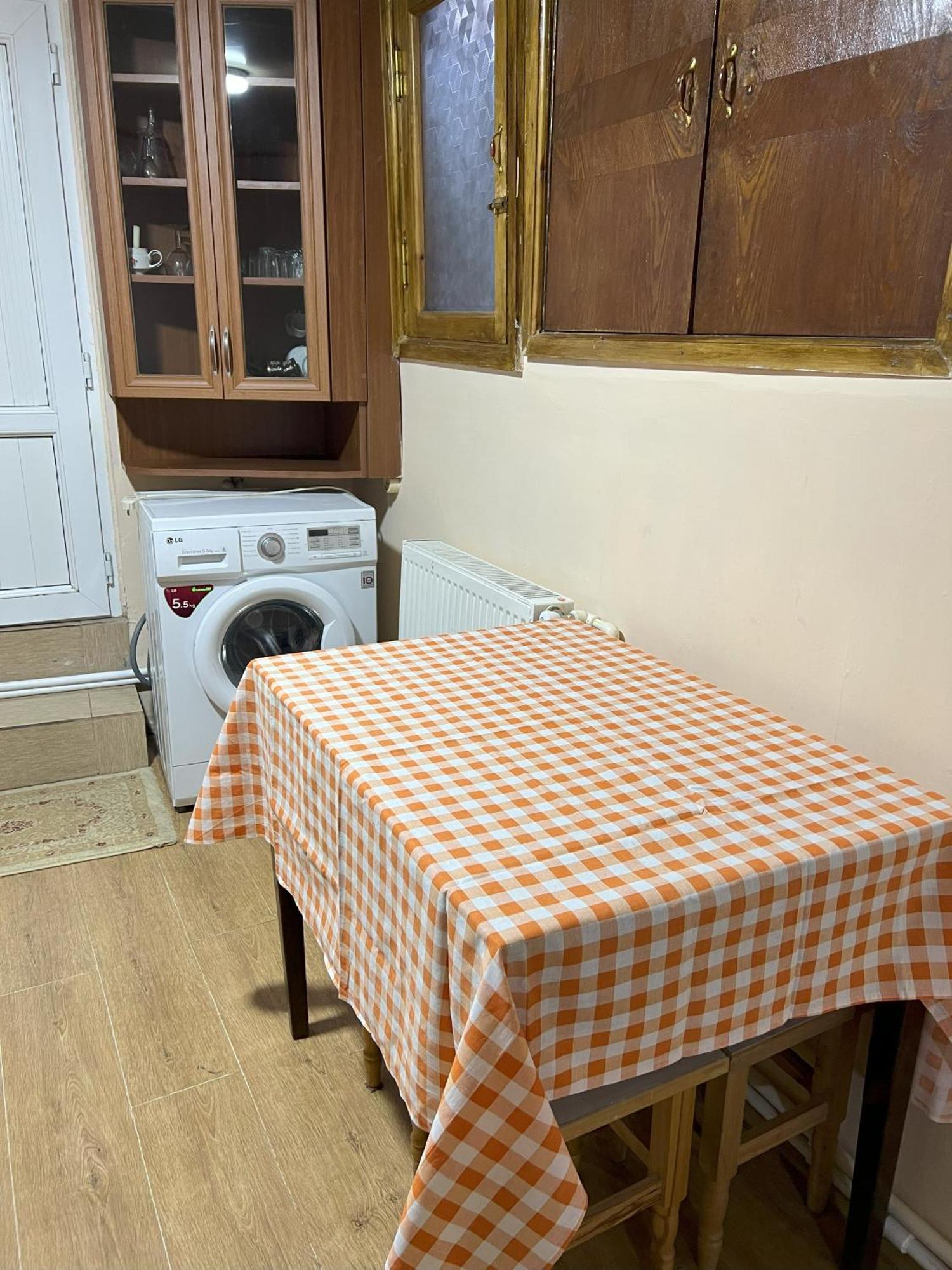 Guest House Borjomi ภายนอก รูปภาพ